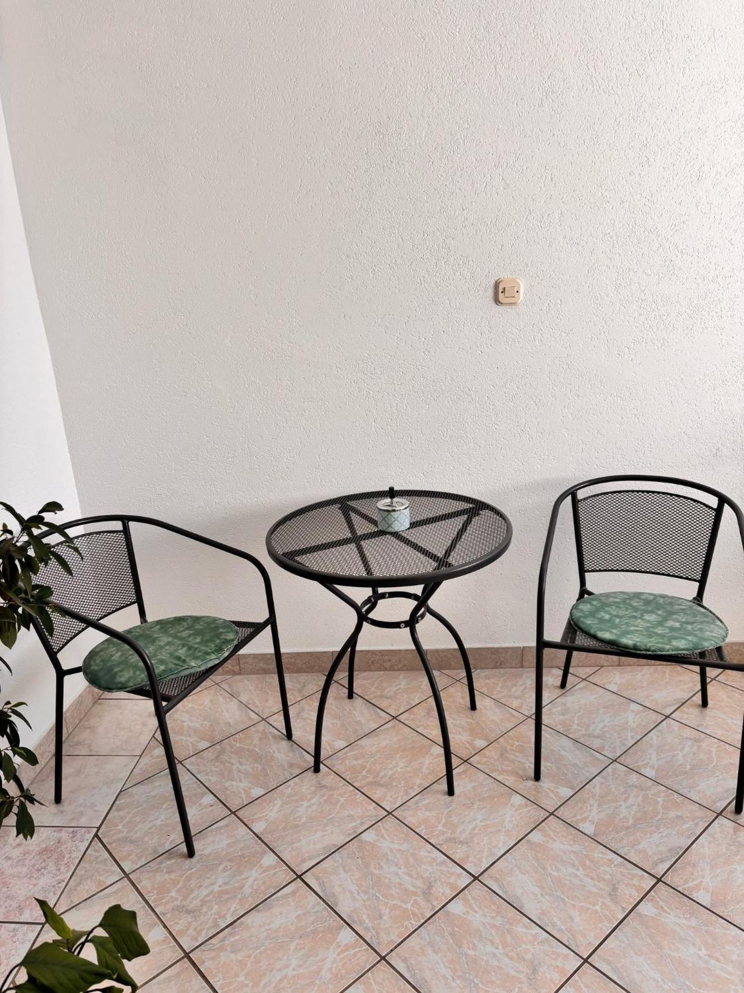 Ruza I Natalija Apartman Karlobag Szoba fotó