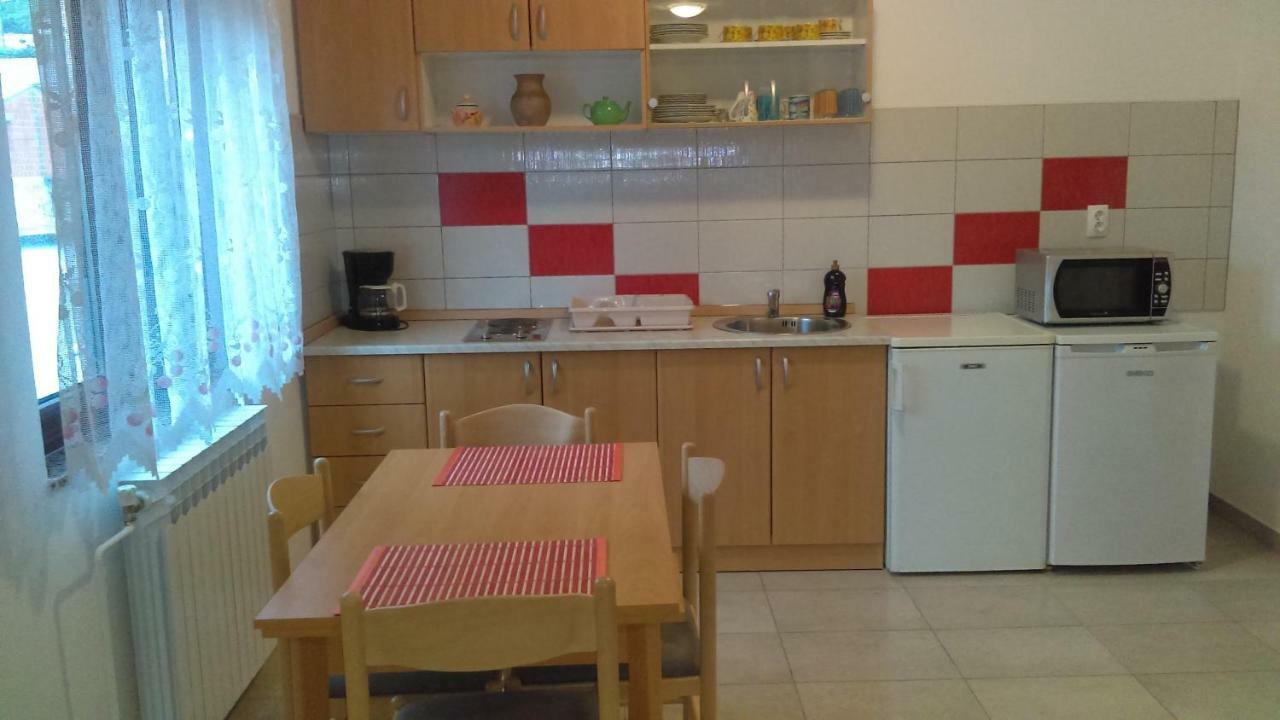 Ruza I Natalija Apartman Karlobag Kültér fotó