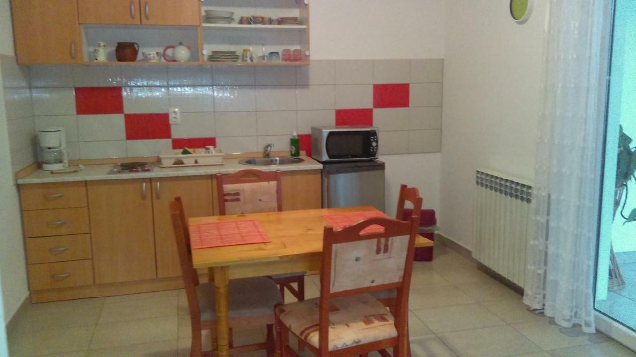 Ruza I Natalija Apartman Karlobag Kültér fotó
