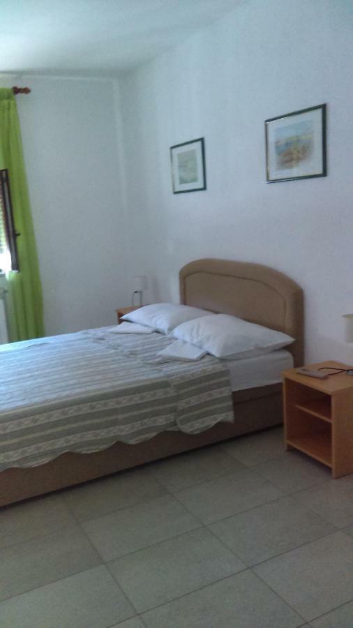 Ruza I Natalija Apartman Karlobag Kültér fotó