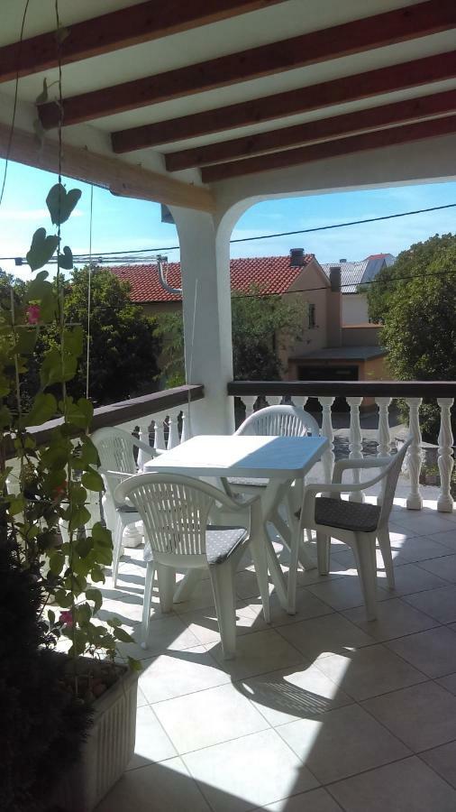 Ruza I Natalija Apartman Karlobag Kültér fotó