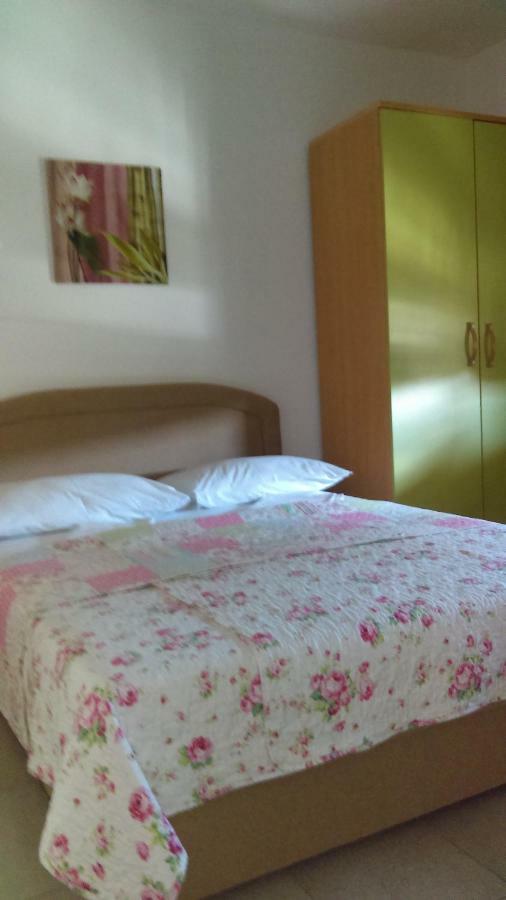 Ruza I Natalija Apartman Karlobag Kültér fotó